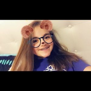 Meet your Posher, Brooke